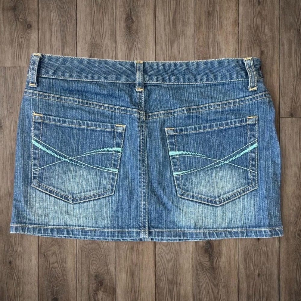 Vintage Y2K Aeropostale Denim Mini‎ Skirt with Contrast Stitching - Blue
